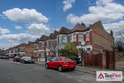 Kirkstall Avenue, Tottenham