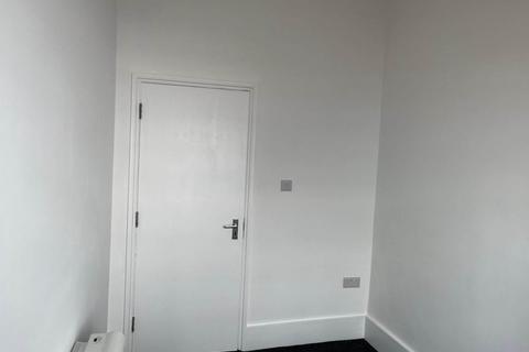 2 bedroom flat to rent, North Street, East Sussex BN1