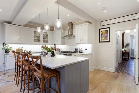 27 Gloucester Road, London, W5 4JA