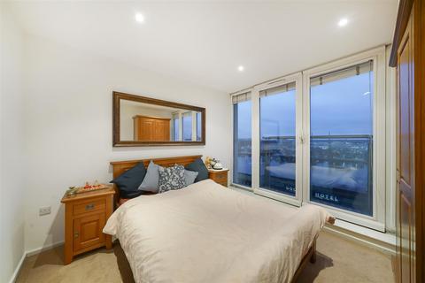 2 bedroom apartment for sale, The Oxygen, Royal Victoria Dock, E16