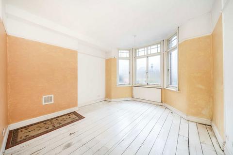 2 bedroom flat for sale, Palace Road, London SW2