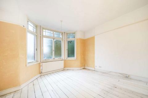 2 bedroom flat for sale, Palace Road, London SW2