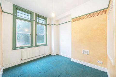 2 bedroom flat for sale, Palace Road, London SW2