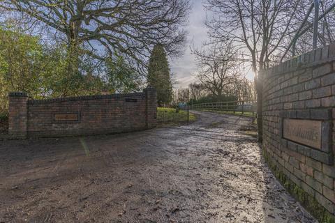 2 bedroom detached house to rent, Brockhill Lane, Redditch, Worcestershire, B97