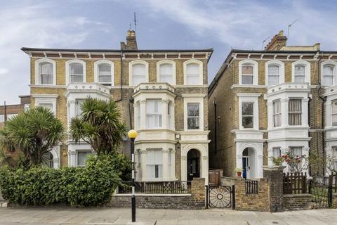 7 bedroom flat to rent, St. Quintin Gardens, London W10