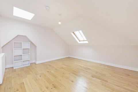 7 bedroom flat to rent, St. Quintin Gardens, London W10