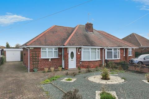 2 bedroom semi-detached bungalow for sale, Glamis Road, Hessle