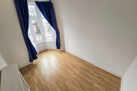 2 bedroom flat to rent, Arlow Road, London