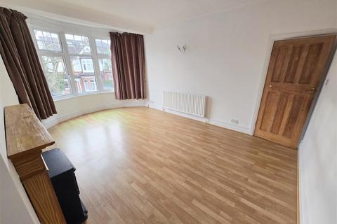 2 bedroom flat to rent, Arlow Road, London