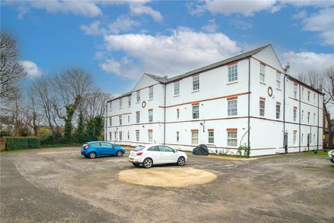 3 bedroom apartment to rent, Hampton Road, Teddington