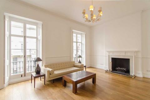 2 bedroom maisonette to rent, Lowndes Street, London