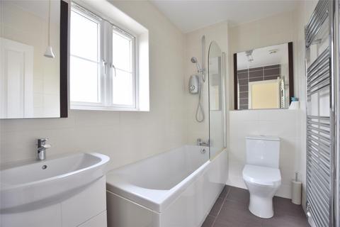 2 bedroom semi-detached house to rent, Kingsfield Crescent, Oxfordshire OX28