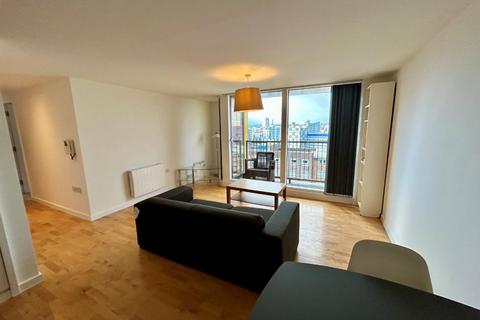 2 bedroom flat to rent, Saxton, The Avenue