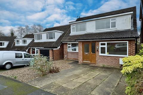 3 bedroom detached house for sale, Headlands Close, Liversedge, WF15