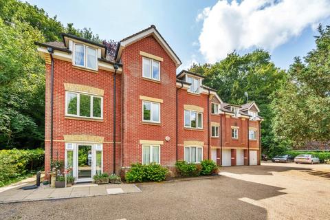 2 bedroom flat for sale, Lower Lane, Bishops Waltham, Southampton, Hampshire, SO32