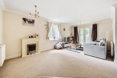 2 bedroom flat for sale, Lower Lane, Bishops Waltham, Southampton, Hampshire, SO32