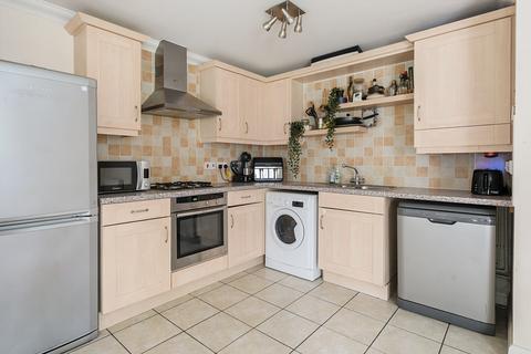 2 bedroom flat for sale, Lower Lane, Bishops Waltham, Southampton, Hampshire, SO32