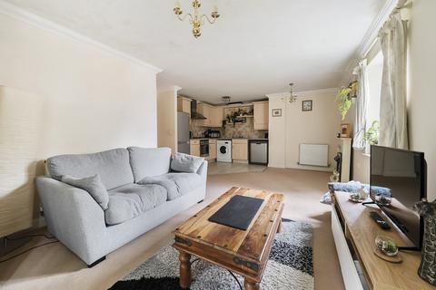 2 bedroom flat for sale, Lower Lane, Bishops Waltham, Southampton, Hampshire, SO32