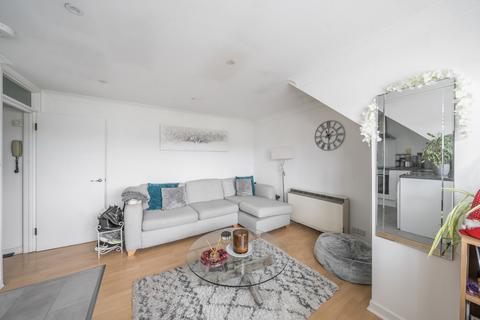 1 bedroom apartment for sale, Limetree Court, East Barnet Road, East Barnet, Hertfordshire, EN4