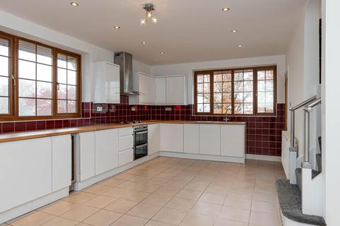 4 bedroom detached house to rent, Ash Bank Road, Stoke-On-Trent ST2