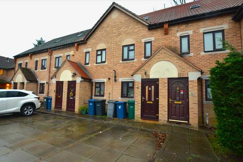 3 bedroom townhouse to rent, Swan Drive, Colindale