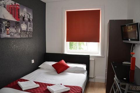 Studio to rent, Talbot Square, London