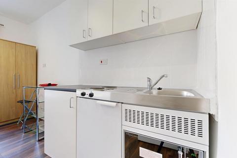 Studio to rent, Talbot Square, London