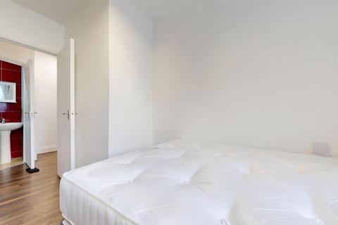 Studio to rent, Talbot Square, London