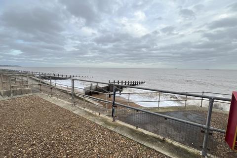 Chalet for sale, Golf Road, Felixstowe IP11