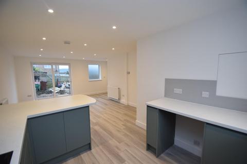 3 bedroom end of terrace house for sale, Bromley Close, Eastbourne BN23