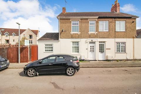 2 bedroom semi-detached house to rent, Swindon SN1