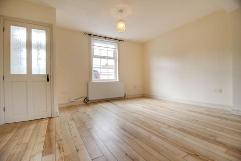 2 bedroom semi-detached house to rent, Swindon SN1