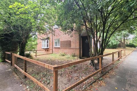 1 bedroom semi-detached house to rent, Hawkswell Walk, Woking GU21