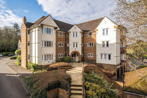 3 bedroom apartment for sale, St. Nicholas Crescent, Pyrford, GU22