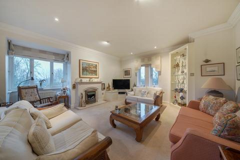 3 bedroom apartment for sale, St. Nicholas Crescent, Pyrford, GU22