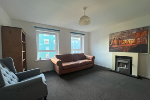 2 bedroom maisonette to rent, Viewcraig Street, Edinburgh EH8