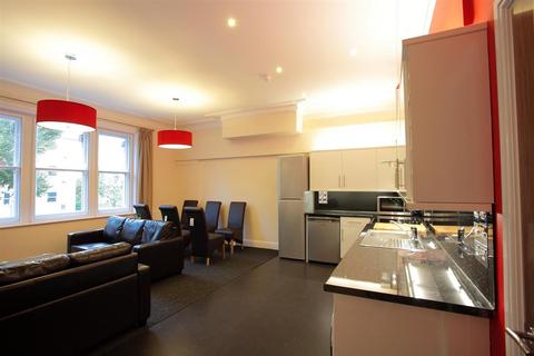 6 bedroom maisonette to rent, 18625946 Whiteladies Road, Clifton, Bristol