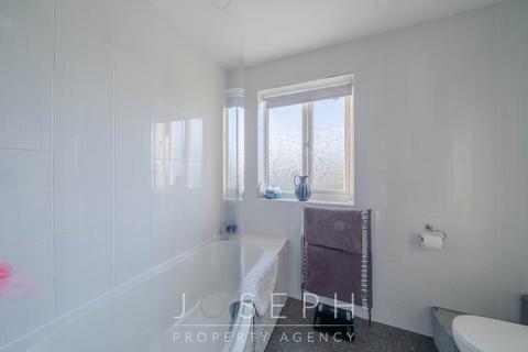 14 Avondale Road, Ipswich, IP3 9JT