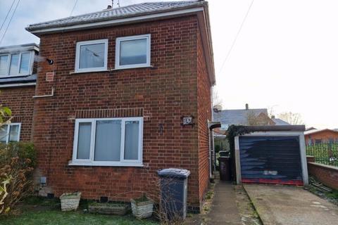 2 bedroom semi-detached house to rent, Studfall Avenue