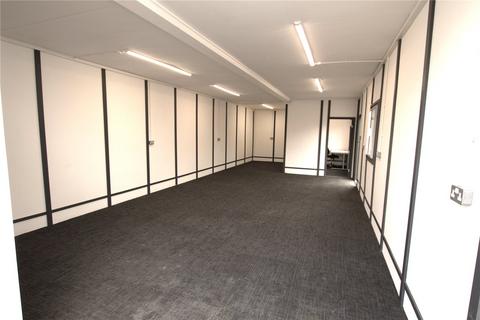 Office to rent - Smallfield
