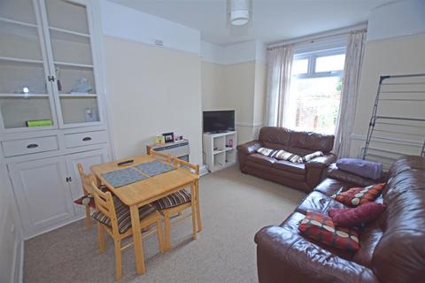 3 bedroom terraced house to rent, Longspears Avenue, Cardiff