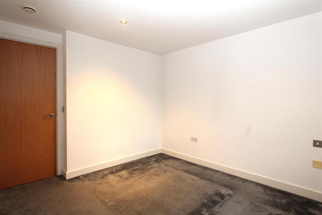 Bedroom 2.2 .JPG