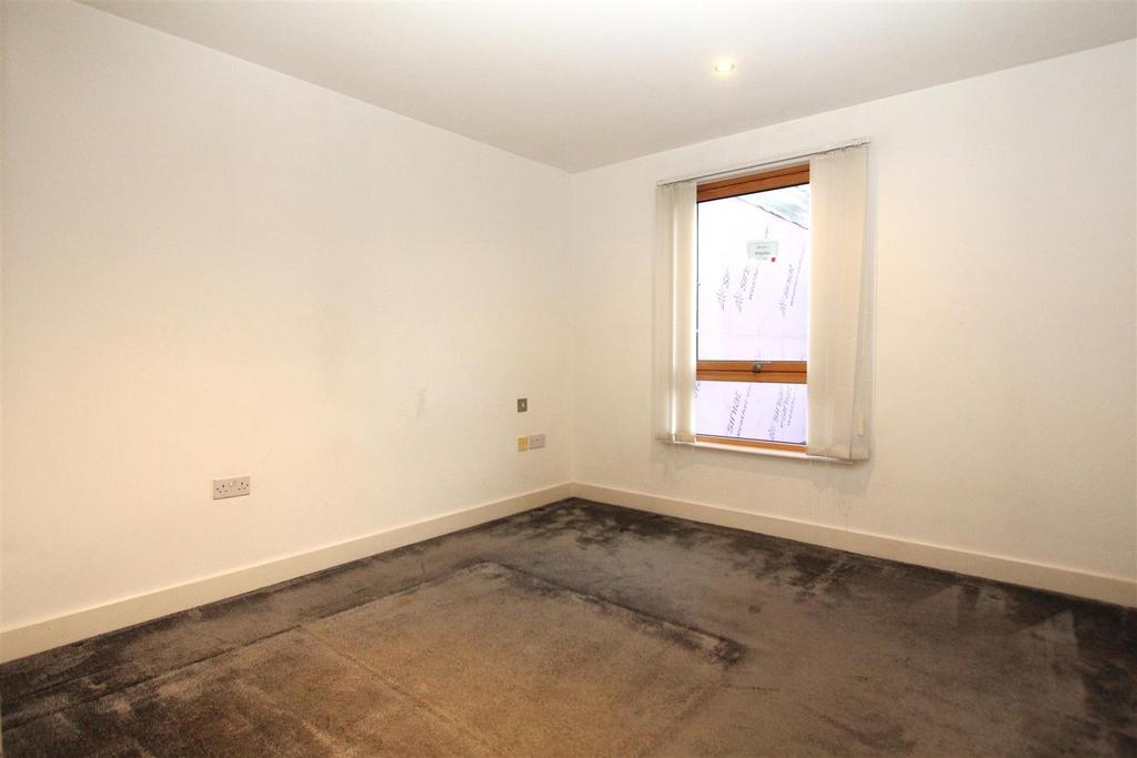 Bedroom 2.JPG