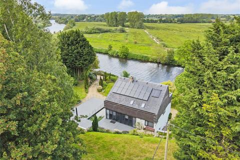 5 bedroom detached house to rent, Woods End, Bramerton, Norwich, Norfolk, NR14