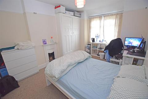 3 bedroom house to rent, Longspears Avenue, Cardiff