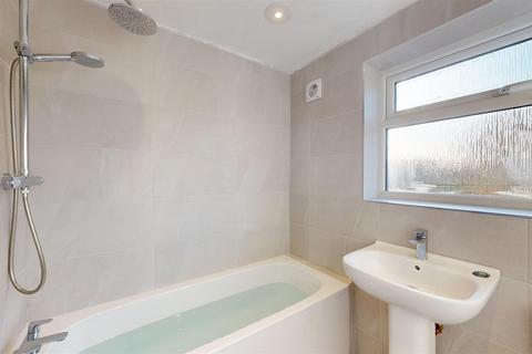 3 bedroom semi-detached house to rent, Caledonian Road, STAMFORD, Lincolnshire