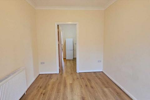 1 bedroom property to rent, Marlborough Avenue, Annexe, Edgware