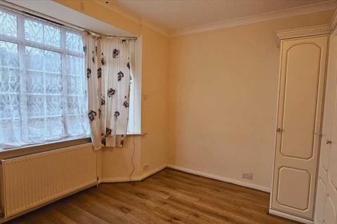 1 bedroom property to rent, Marlborough Avenue, Annexe, Edgware