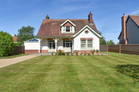 4 bedroom detached house for sale, Norwich Road, Halesworth IP19