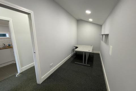 Office to rent, Ongar